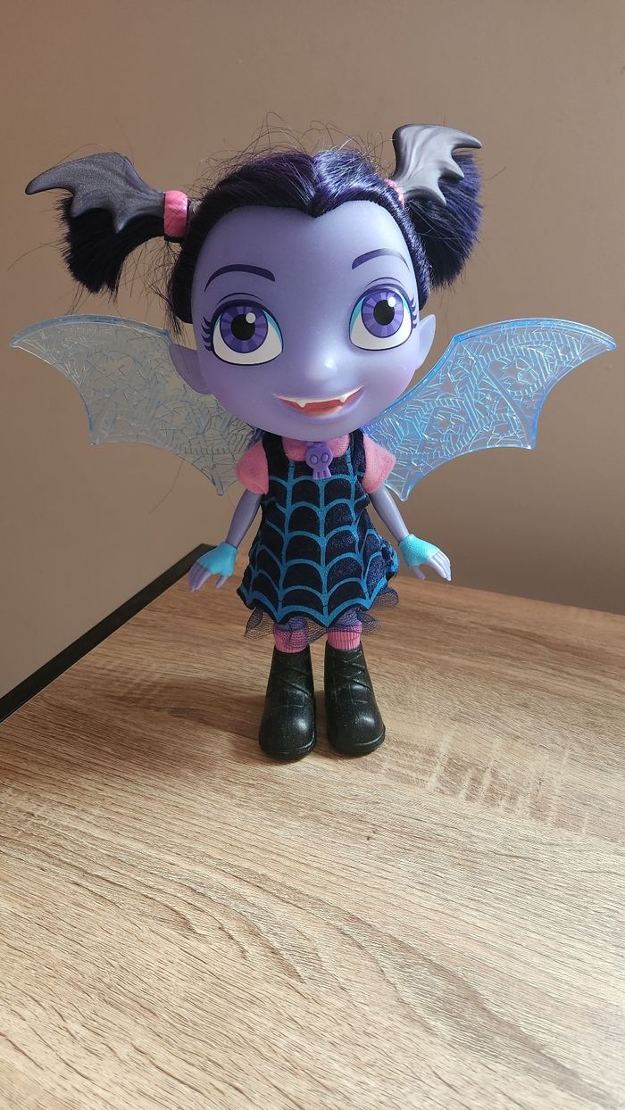 Poupée Disney Vampirina - photo numéro 2