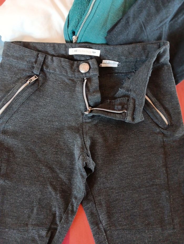 Lot de pantalons et pulls - photo numéro 3