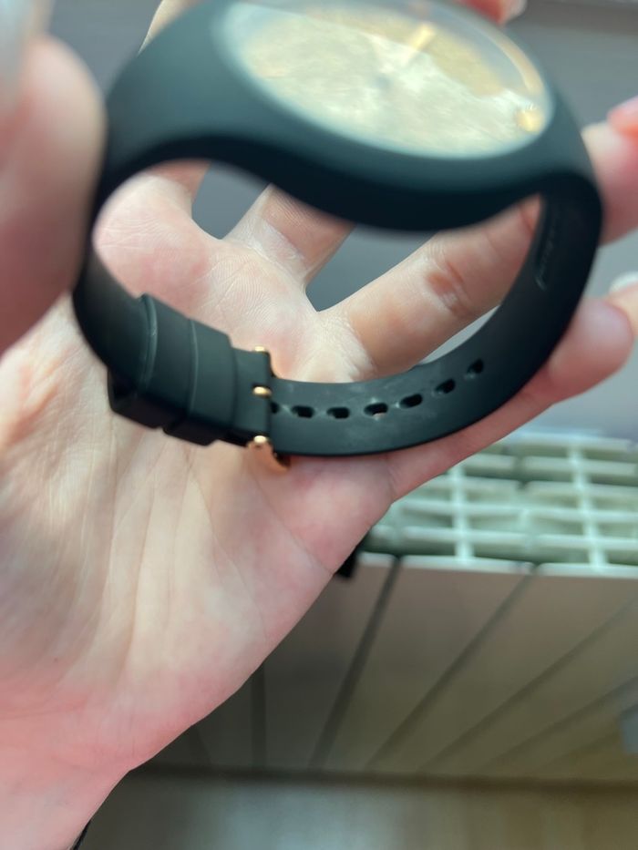 Montre ice watch bracelet noir et intérieur rose gold à paillettes - photo numéro 9