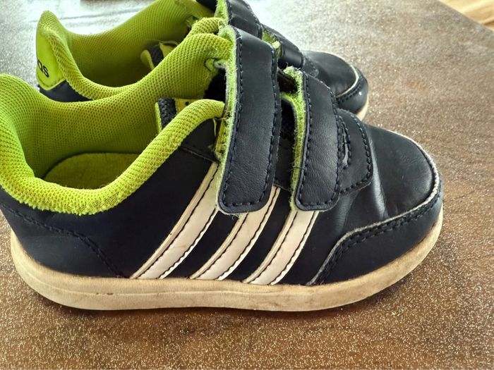 Basket enfant adidas taille 25 - photo numéro 2