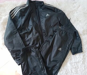 Ensemble survêtement Adidas 9/10ans 🖤🩶