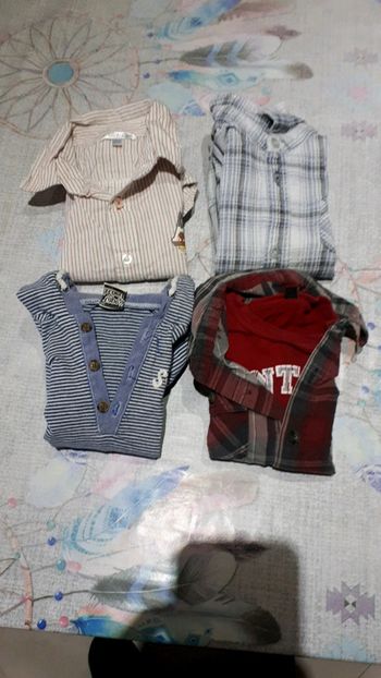 Lot de 4 hauts / chemises