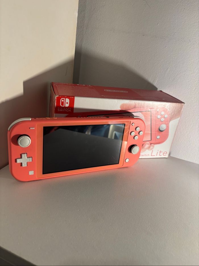 Nintendo switch lite corail