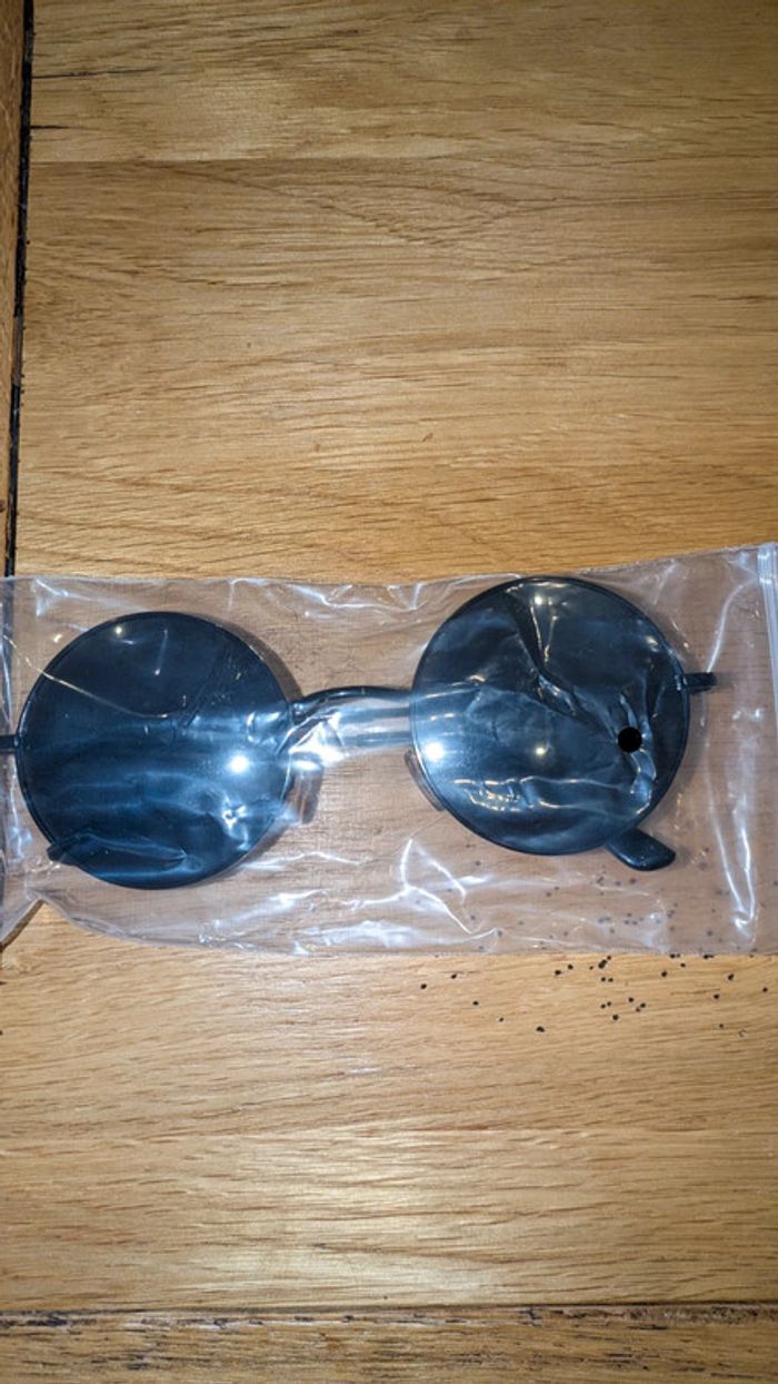 Lunettes de soleil noir shein - photo numéro 3