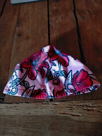 Joli bonnet de bain Petit Bateau 5/6 ans