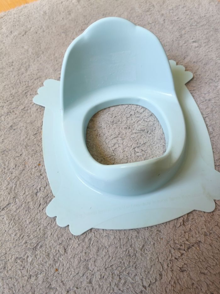 Un réducteur de toilette enfant