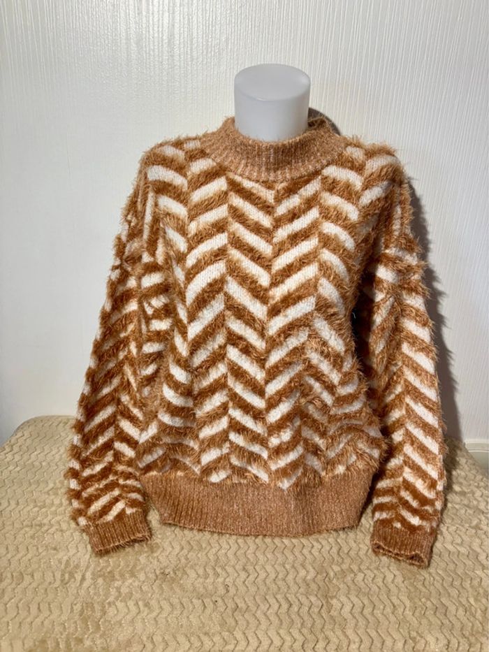 🧡 Pull doudou à motifs – Taille XL (Fashion Private Company