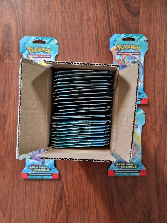 Case de 24 booster pokemon EV9 aventures ensemble - photo numéro 5