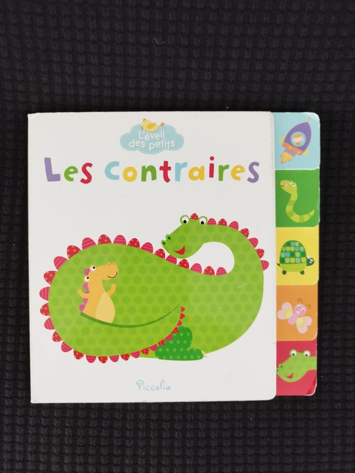 Livres cartonnés Les contraires  Piccolia