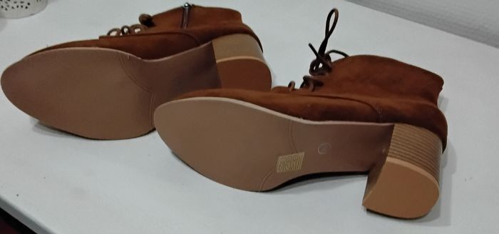 Bottines neuve suédine talon 6 cm - photo numéro 5