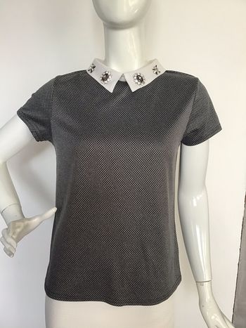Top tee shirt col bijoux