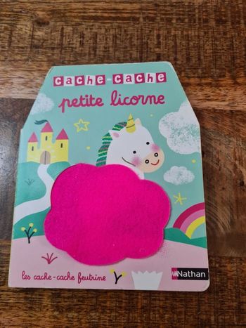 Livre bébé cache cache petite licorne