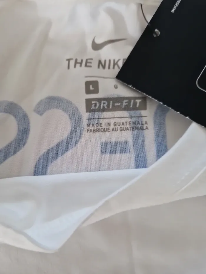T-shirt taille L PSG - photo numéro 2