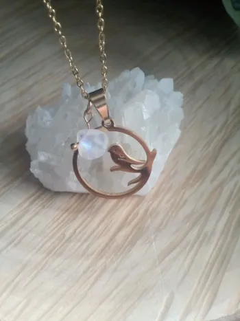 Joli collier pierre de Lune