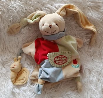 Doudou et compagnie marionnette lapin escargot 