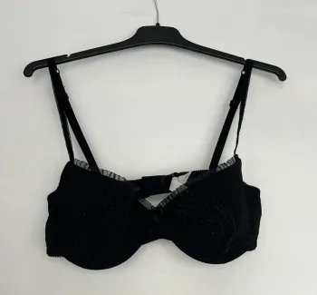 🔹 Ensemble de lingerie noire à volants – Charlott’ 95B 🔹