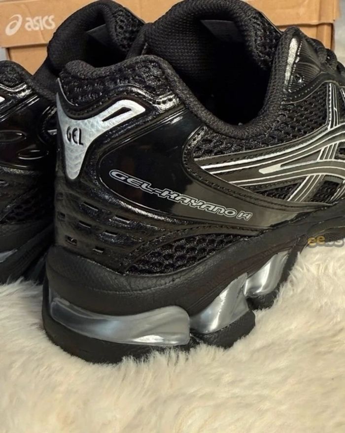 Asics Gel-Kayano 14 Taille 40 - photo numéro 4