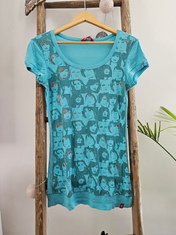 T-shirt légèrement long Edc by Esprit taille 38 M visage artiste