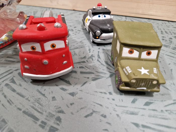🚗 Lot 3 voitures plastique + sac de rangement – Thème Cars - photo numéro 2