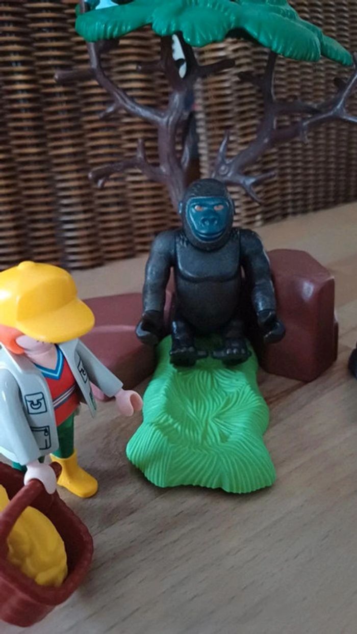 Éleveurs et gorilles playmobil - photo numéro 3