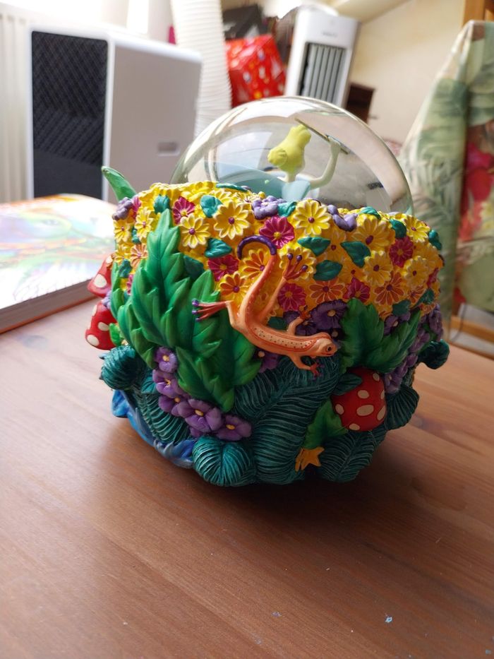 Snowglobe disney disneyland musicale fee clochette - photo numéro 3