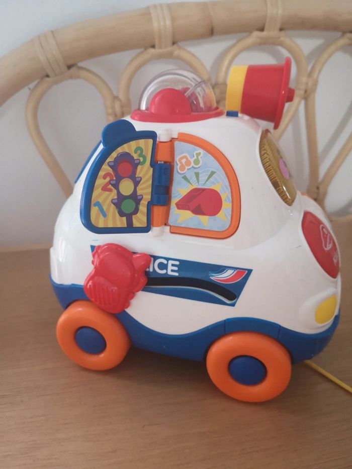 Voiture de police sonore et sensorielle - photo numéro 3