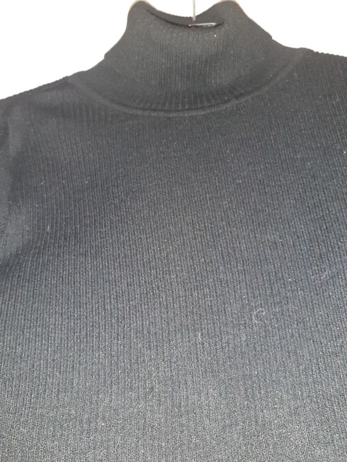 Pull noir - photo numéro 3