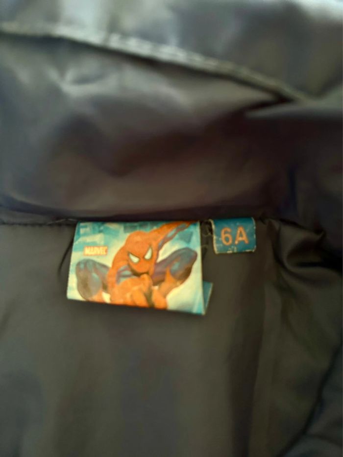Veste coupe vent garçon Spiderman - 6 ans - en bon état - photo numéro 2