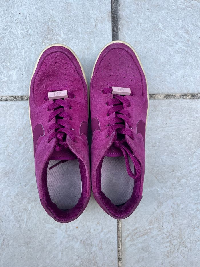 Nike air Force one nubuck 36,5 violette en très bon état - photo numéro 3