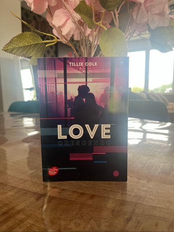 LIVRE LOVE CRESCENDO TILLIE COLE