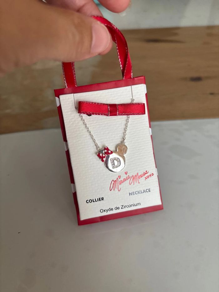 Collier Disney