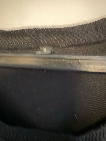 Pull noir col ras avec perles