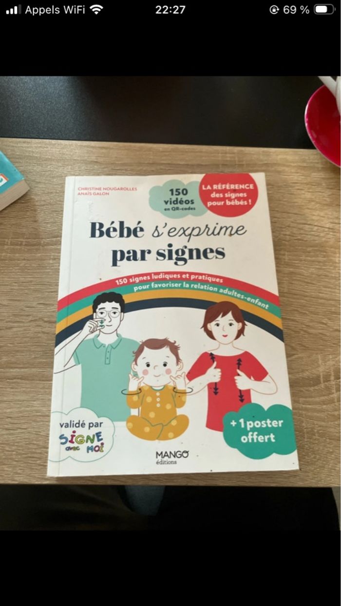 Bébé s’exprime par signes