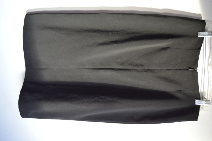 Jupe crayon noire élégante – taille L – coupe droite, fente discrète - photo numéro 2