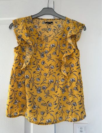 Blouse jaune à fleurs à manches courtes