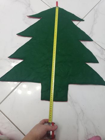 Sapin feutre rouge et vert.