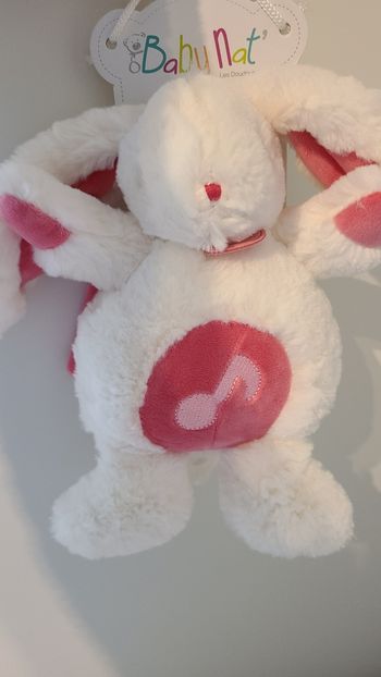 Doudou lapin musical