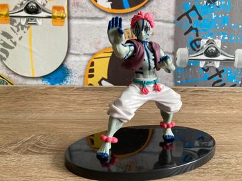Figurine demon slayer