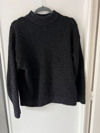 Pull noir