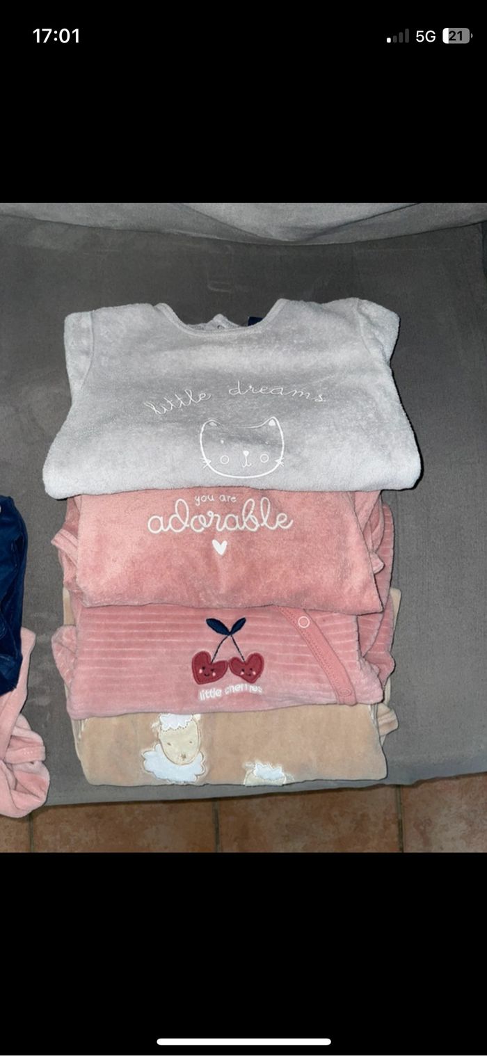 Lot pyjamas 6 mois bébé fille - photo numéro 2