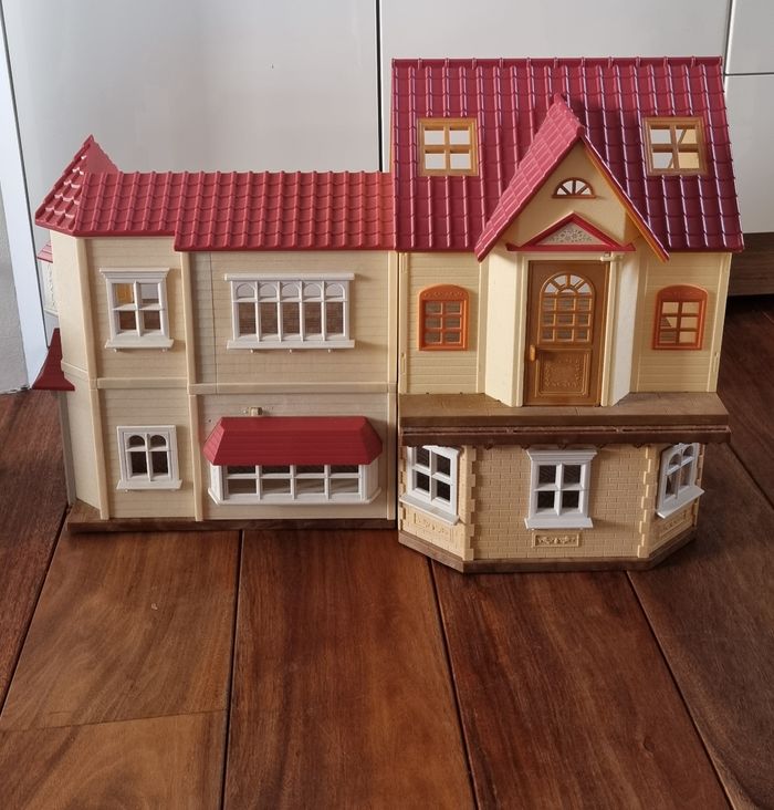 Maison du cerf et 8 enchantimals et leurs animaux.