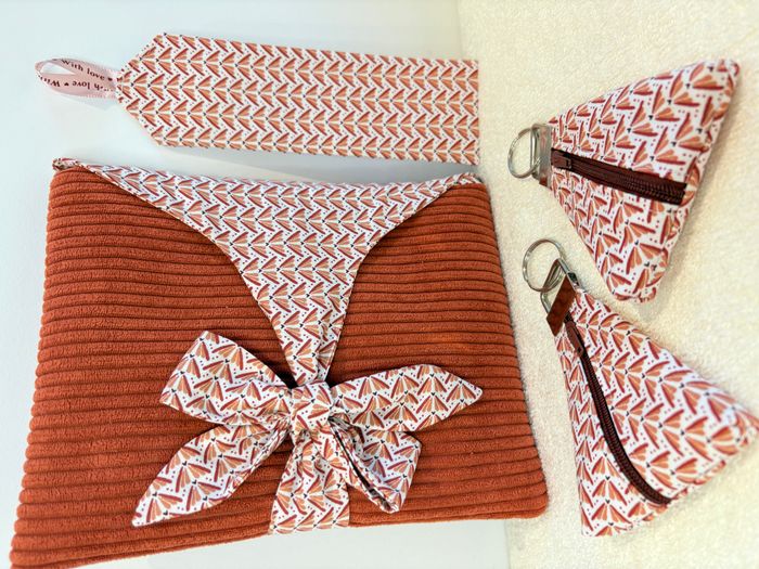 Pochette à livre / Marque-page et Porte-clés assortis - photo numéro 2