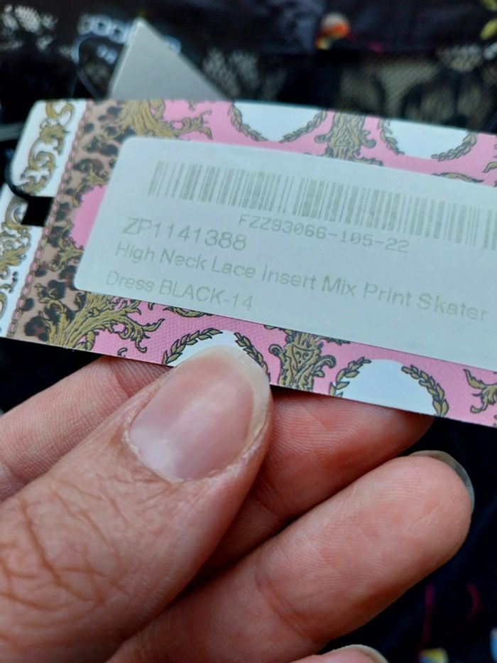 Robe satin et dentelle 40/42 (prix ferme) - photo numéro 2