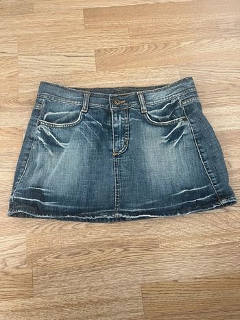 Jupe en jeans taille 38-40.
