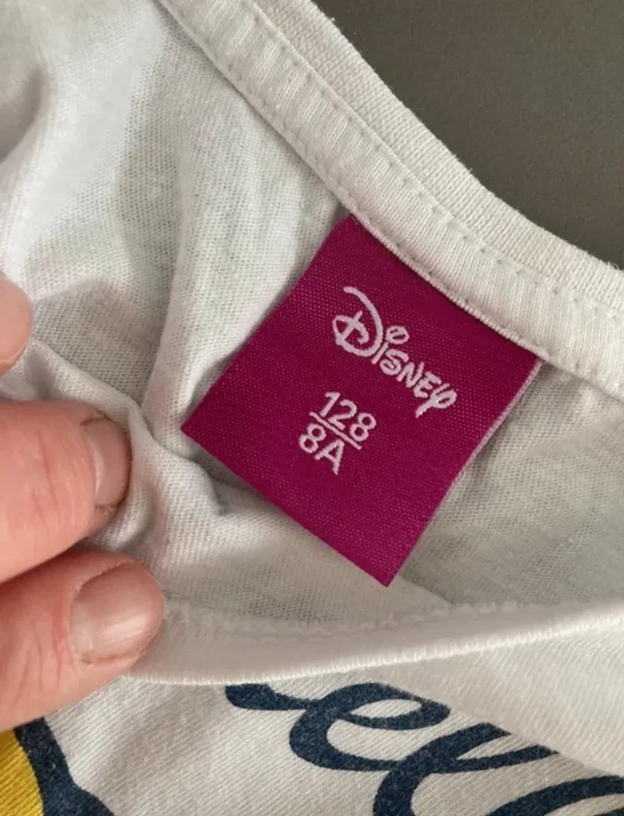T shirt cendrillon disney 8 ans en très bon état - photo numéro 2