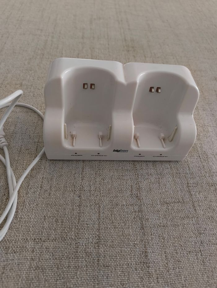 Double chargeur manettes wii - photo numéro 3