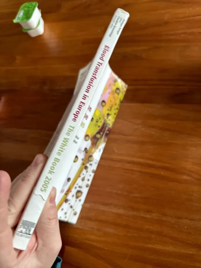 Livre blood transfusion in Europe - photo numéro 2