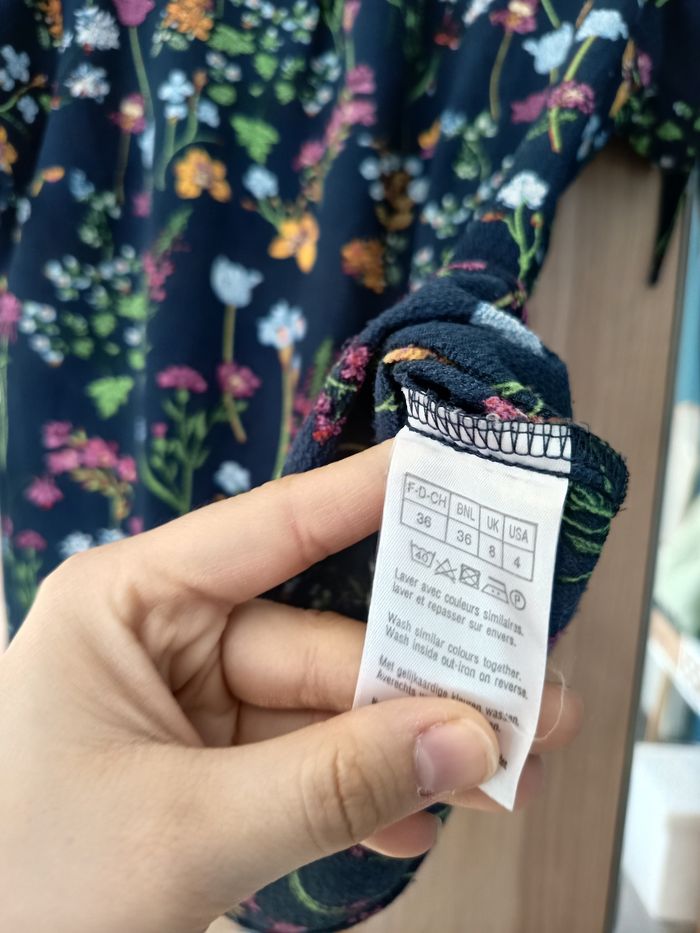 Blouse bleu marine fleuri Damart - Taille S 36 - photo numéro 7