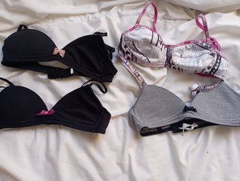Lot 4 soutien gorge marques diverses 75A 2€