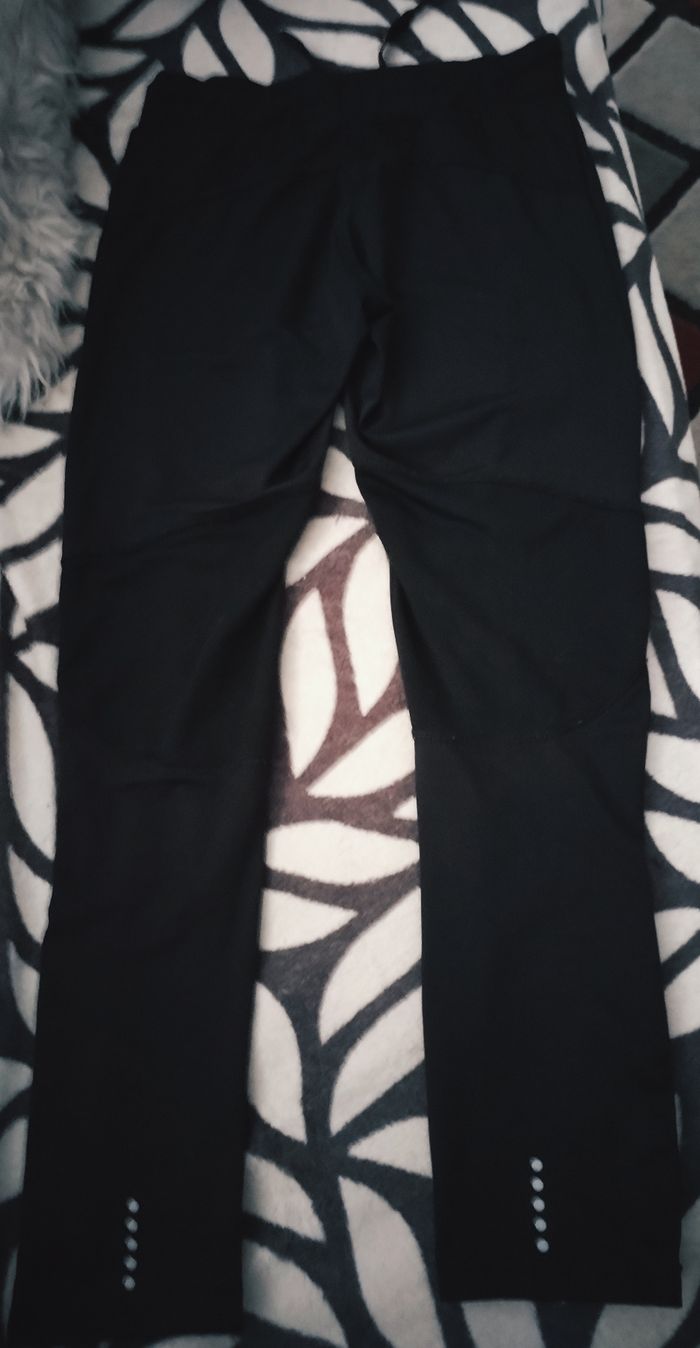 Leeging/pantalon de sport noir "Décathlon" en très bon état - photo numéro 3